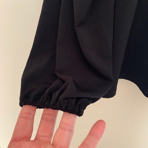 Michael Kors cold shoulder top - Picture 4 of 5